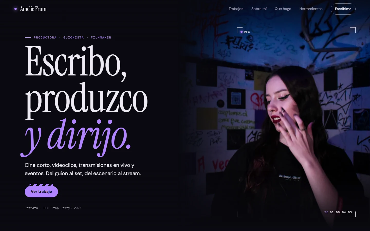 El portfolio de Amelie Frum, productora, guionista y filmmaker: portada con su retrato y el título Escribo, produzco y dirijo.